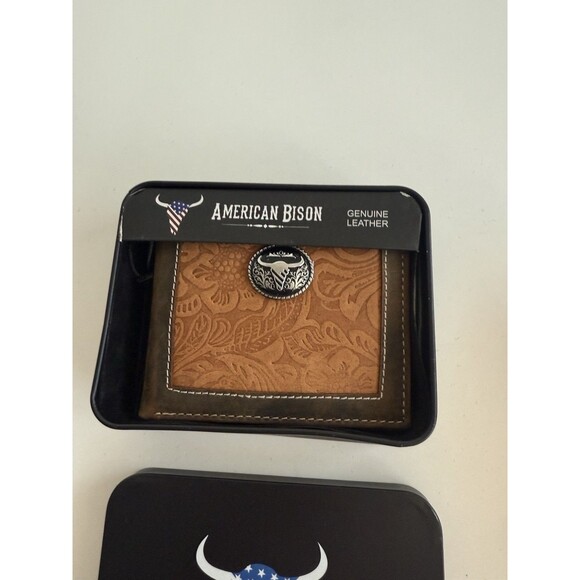 American Bison Men's Bison Head Concho Bifold Brown Leather Wallet NIB Tooled - Picture 1 of 12
